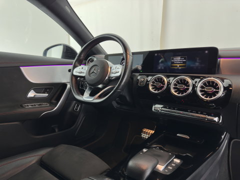 Mercedes-Benz CLA-Klasse Shooting Brake 180 d Business Solution AMG (INCL.BTW) Aut. *LEATHER-MICROFIBRE | FULL-LED | HEATED-SPORTSEATS | AMBIENT-LIGHT | DIGI-COCKPIT | DAB+ | NAVI-FULLMAP | CAMERA | PRIVACYGLASS | SHIFTPADDLES | 18''ALU*