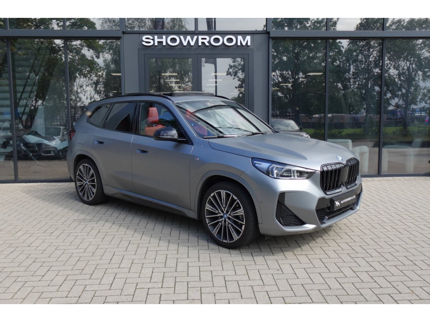 BMW X1 XDrive30e M-PAKKET PANO HUD 360