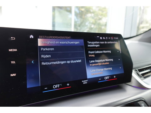 BMW X1 XDrive30e M-PAKKET PANO HUD 360