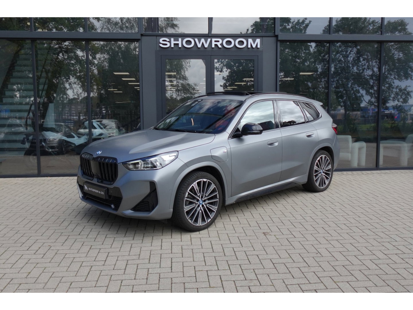 BMW X1 XDrive30e M-PAKKET PANO HUD 360