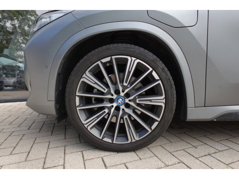 BMW X1 XDrive30e M-PAKKET PANO HUD 360