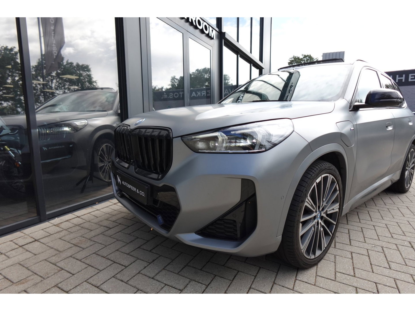 BMW X1 XDrive30e M-PAKKET PANO HUD 360