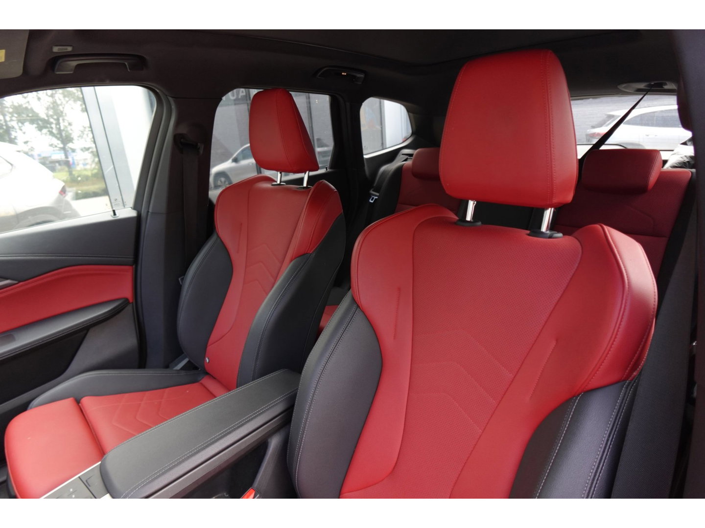 BMW X1 XDrive30e M-PAKKET PANO HUD 360