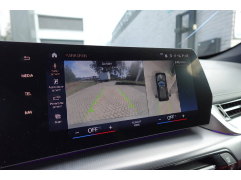 BMW X1 XDrive30e M-PAKKET PANO HUD 360