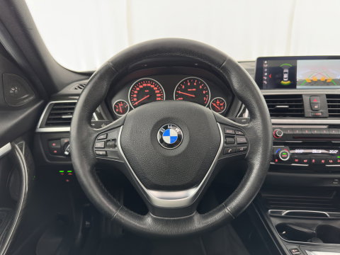 BMW 3-serie 330e High Executive Luxury-Line (Plug-in) (INCL-BTW) Aut. *PANO |  LEATHER | FULL-LED | MEMORY-PACK | HARMAN/KARDON-AUDIO | BLINDSPOT | KEYLESS | CAMERA | NAVI-FULLMAP | DAB | PRIVACY-GLASS | ECC | HEAD-UP | PDC | 18''ALU*