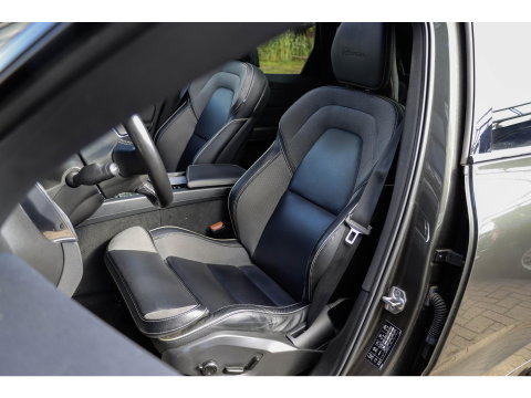 Volvo XC60 T8 AWD R-design Luchtvering | Pano | Harman Kardon | Trekhaak | Dealeronderhouden