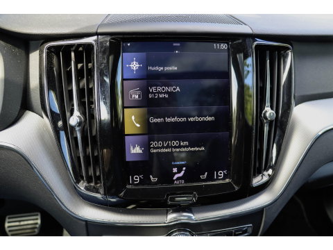 Volvo XC60 T8 AWD R-design Luchtvering | Pano | Harman Kardon | Trekhaak | Dealeronderhouden