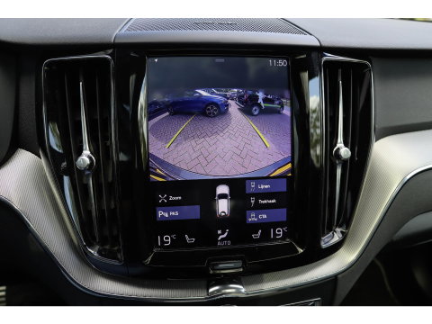 Volvo XC60 T8 AWD R-design Luchtvering | Pano | Harman Kardon | Trekhaak | Dealeronderhouden