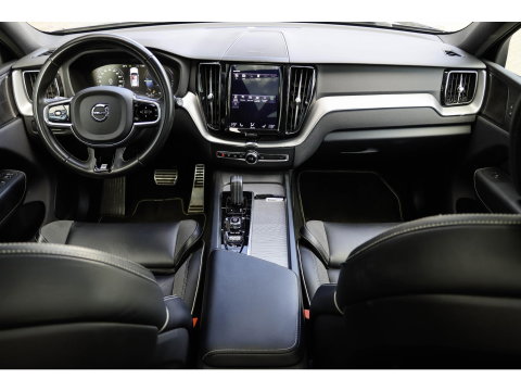 Volvo XC60 T8 AWD R-design Luchtvering | Pano | Harman Kardon | Trekhaak | Dealeronderhouden