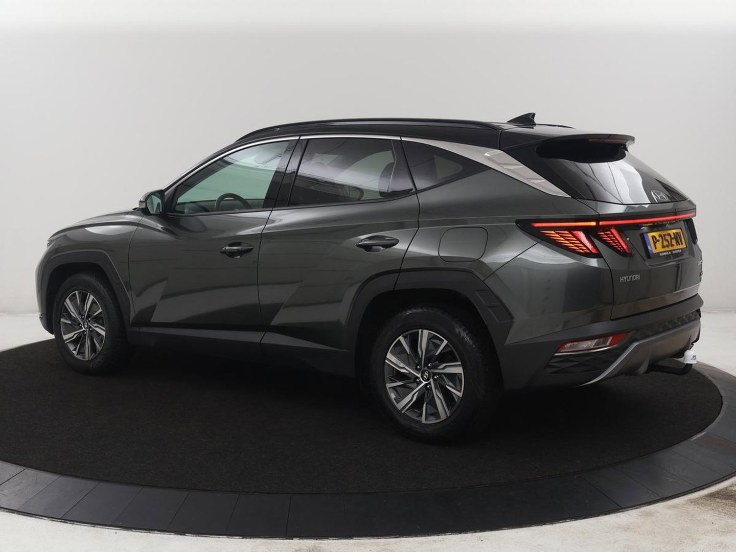 Hyundai Tucson 1.6 T-GDI HEV Comfort Smart | Trekhaak | Adaptive cruise | Stuur/stoel verwarming | Climate control | Carplay | Camera | Park assist | Full LED | KRELL Sound |