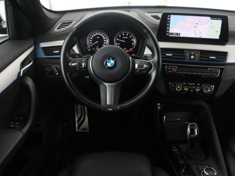 BMW X1 sDrive18i High Executive M-sport | Head-up | Half Leder | Adaptive cruise | Full LED | Climate control | Stoelverwarming | Navigatie | Park assist | Camera |