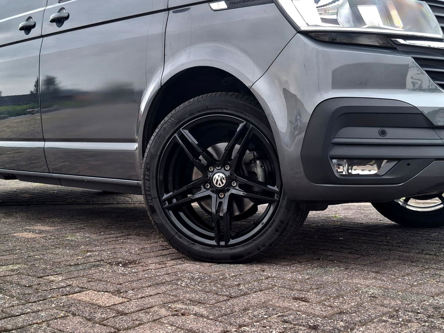 Volkswagen Transporter 2.0 TDI L2H1 Highline | ARMSTEUN | ACHTERUITRIJCAMERA | APPLE CARPLAY | 2x STOEL