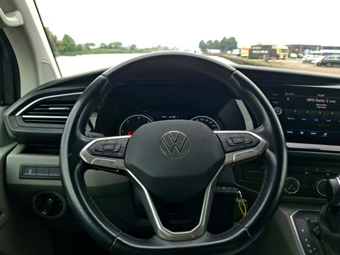 Volkswagen Transporter 2.0 TDI L2H1 Highline | ARMSTEUN | ACHTERUITRIJCAMERA | APPLE CARPLAY | 2x STOEL