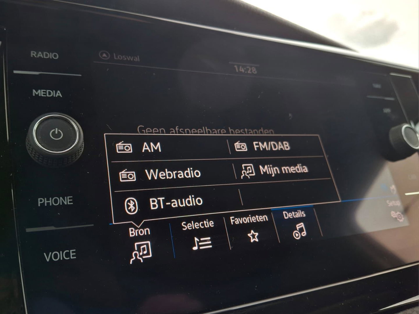 Volkswagen Transporter 2.0 TDI L2H1 Highline | ARMSTEUN | ACHTERUITRIJCAMERA | APPLE CARPLAY | 2x STOEL