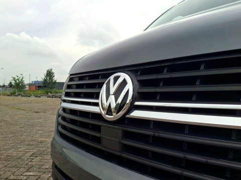 Volkswagen Transporter 2.0 TDI L2H1 Highline | ARMSTEUN | ACHTERUITRIJCAMERA | APPLE CARPLAY | 2x STOEL