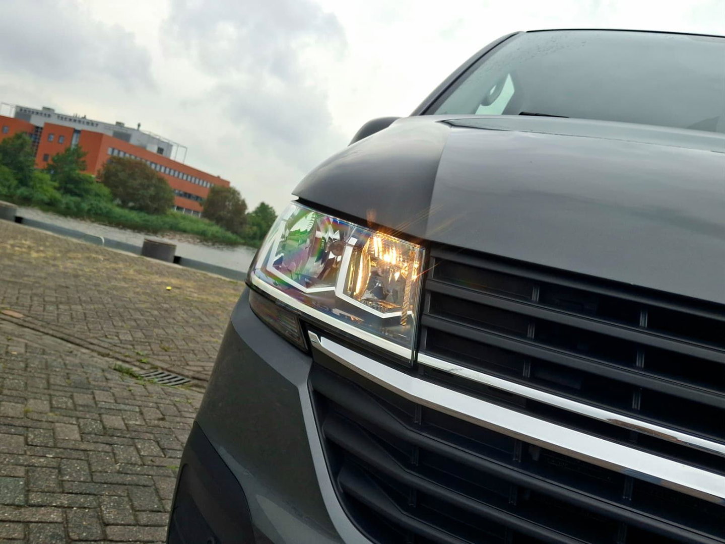 Volkswagen Transporter 2.0 TDI L2H1 Highline | ARMSTEUN | ACHTERUITRIJCAMERA | APPLE CARPLAY | 2x STOEL