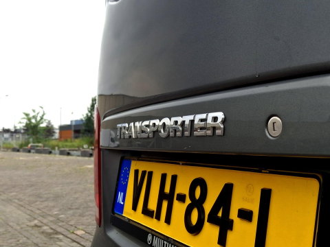 Volkswagen Transporter 2.0 TDI L2H1 Highline | ARMSTEUN | ACHTERUITRIJCAMERA | APPLE CARPLAY | 2x STOEL