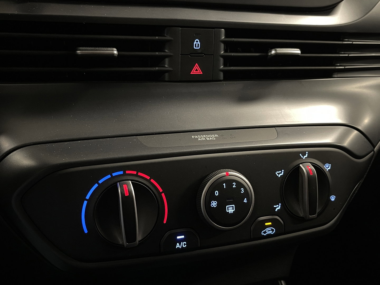 Hyundai i20 1.0 T-GDI Comfort Smart | Apple Carplay | Keyless Go & Entry | Airconditioning | Achteruitrijcamera | Sfeerverlichting |