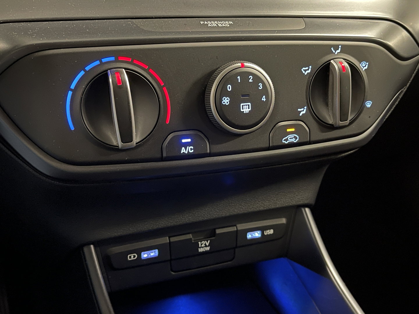 Hyundai i20 1.0 T-GDI Comfort Smart | Apple Carplay | Keyless Go & Entry | Airconditioning | Achteruitrijcamera | Sfeerverlichting |