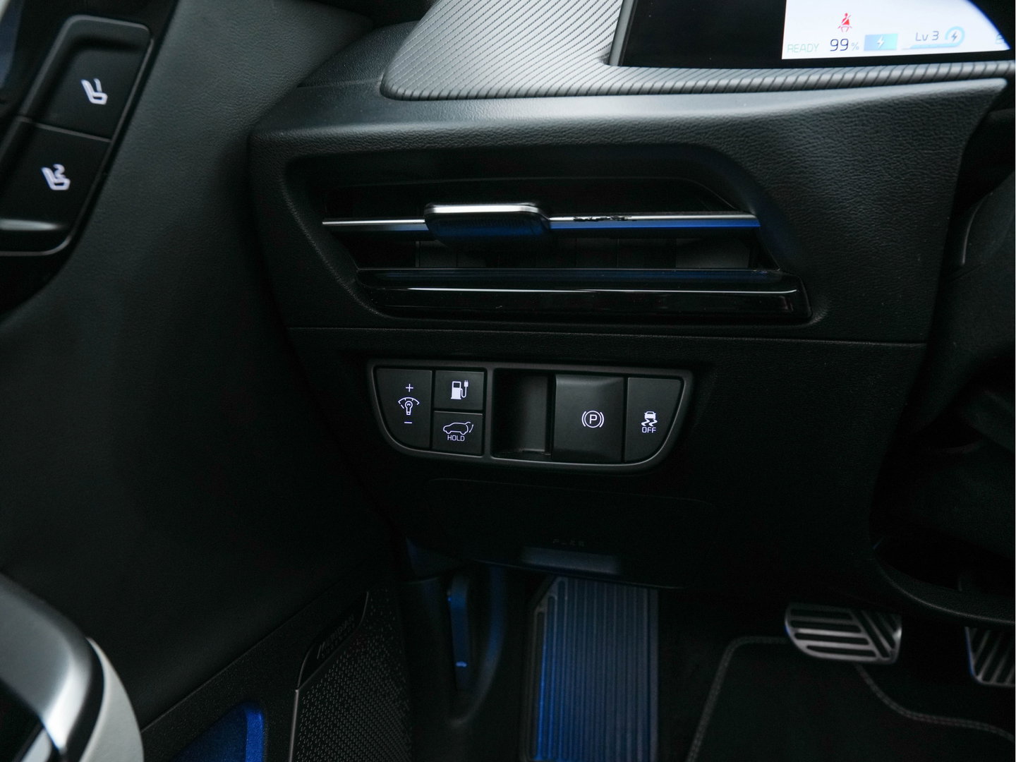 Kia Ev6 GT-Line AWD 77.4 kWh [3-Fase-11kW] (INCL-BTW) Aut. *PANO | HEAD-UP | LEATHER-ALCANTARA | ADAPTIVE-CRUISE | DIGI-COCKPIT | MERIDIAN-AUDIO | MEMORYPACK | FULL-LED | KEYLESS | TOPVIEW | DAB | BLINDSPOT | NAVI-FULLMAP | 20''ALU |