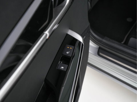 Kia Ev6 GT-Line AWD 77.4 kWh [3-Fase-11kW] (INCL-BTW) Aut. *PANO | HEAD-UP | LEATHER-ALCANTARA | ADAPTIVE-CRUISE | DIGI-COCKPIT | MERIDIAN-AUDIO | MEMORYPACK | FULL-LED | KEYLESS | TOPVIEW | DAB | BLINDSPOT | NAVI-FULLMAP | 20''ALU |
