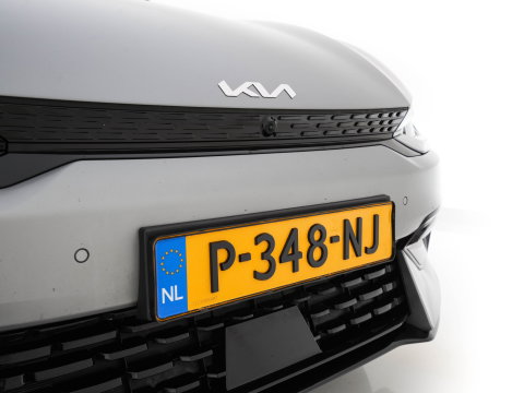 Kia Ev6 GT-Line AWD 77.4 kWh [3-Fase-11kW] (INCL-BTW) Aut. *PANO | HEAD-UP | LEATHER-ALCANTARA | ADAPTIVE-CRUISE | DIGI-COCKPIT | MERIDIAN-AUDIO | MEMORYPACK | FULL-LED | KEYLESS | TOPVIEW | DAB | BLINDSPOT | NAVI-FULLMAP | 20''ALU |
