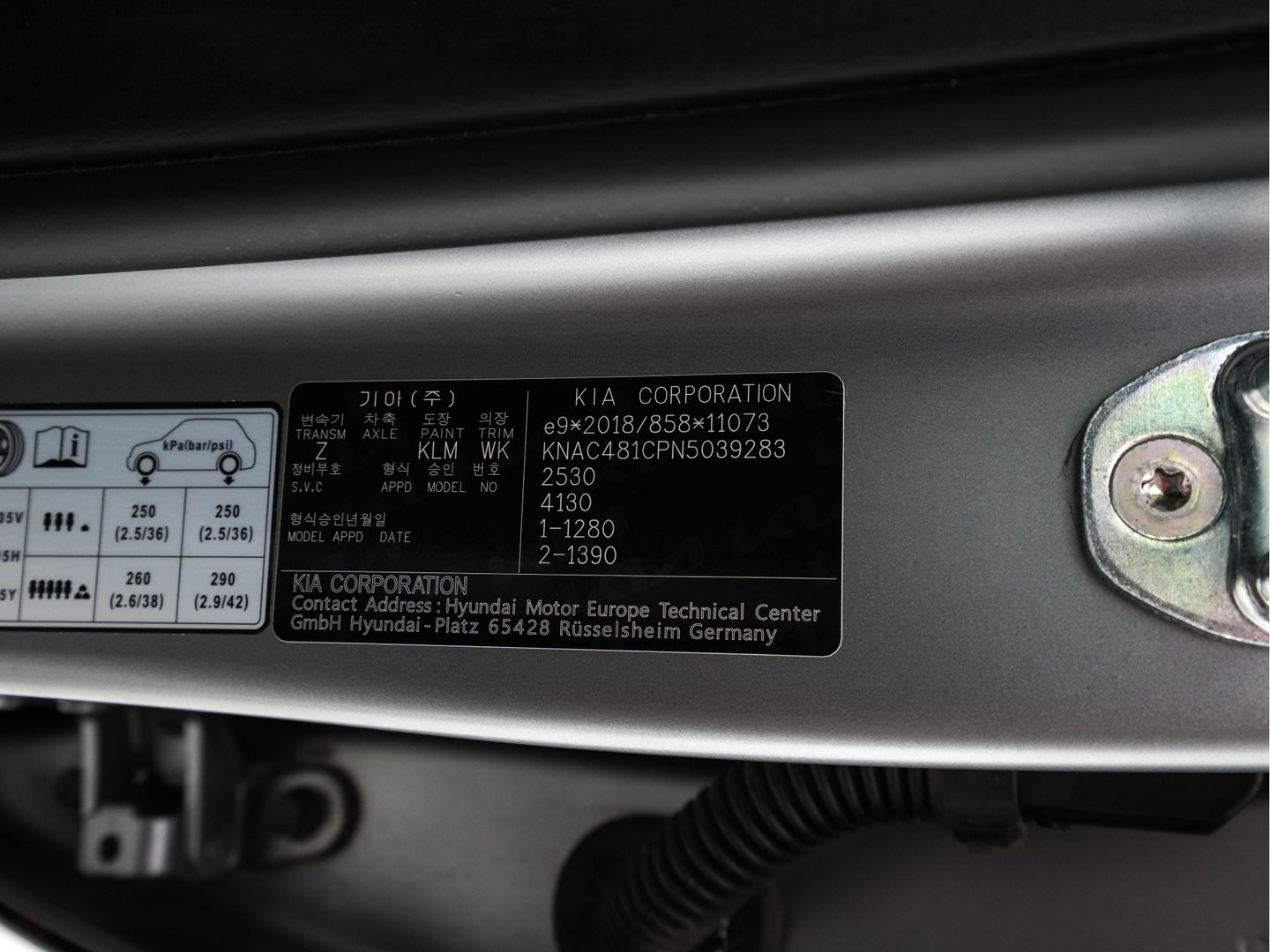 Kia Ev6 GT-Line AWD 77.4 kWh [3-Fase-11kW] (INCL-BTW) Aut. *PANO | HEAD-UP | LEATHER-ALCANTARA | ADAPTIVE-CRUISE | DIGI-COCKPIT | MERIDIAN-AUDIO | MEMORYPACK | FULL-LED | KEYLESS | TOPVIEW | DAB | BLINDSPOT | NAVI-FULLMAP | 20''ALU |