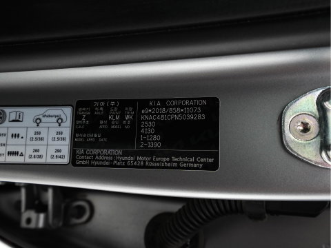 Kia Ev6 GT-Line AWD 77.4 kWh [3-Fase-11kW] (INCL-BTW) Aut. *PANO | HEAD-UP | LEATHER-ALCANTARA | ADAPTIVE-CRUISE | DIGI-COCKPIT | MERIDIAN-AUDIO | MEMORYPACK | FULL-LED | KEYLESS | TOPVIEW | DAB | BLINDSPOT | NAVI-FULLMAP | 20''ALU |