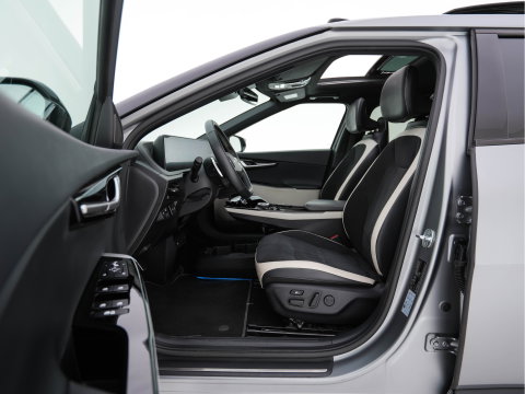 Kia Ev6 GT-Line AWD 77.4 kWh [3-Fase-11kW] (INCL-BTW) Aut. *PANO | HEAD-UP | LEATHER-ALCANTARA | ADAPTIVE-CRUISE | DIGI-COCKPIT | MERIDIAN-AUDIO | MEMORYPACK | FULL-LED | KEYLESS | TOPVIEW | DAB | BLINDSPOT | NAVI-FULLMAP | 20''ALU |
