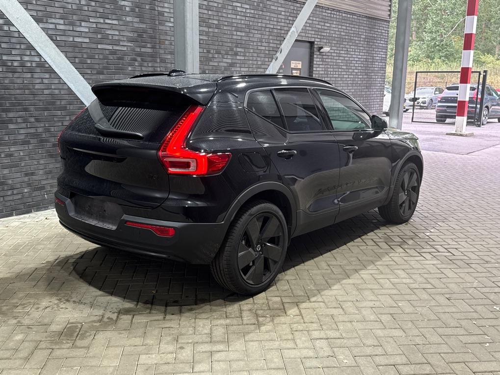 Volvo XC40 2.0 B3 Plus Black Edition | Harman/Kardon | Panoramadak | 360° Camera | Pilot Assist | Stoel+Stuurverwarming | ACC