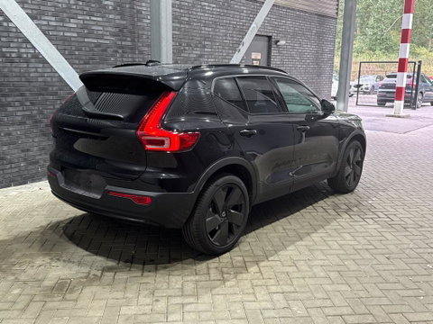 Volvo XC40 2.0 B3 Plus Black Edition | Harman/Kardon | Panoramadak | 360° Camera | Pilot Assist | Stoel+Stuurverwarming | ACC