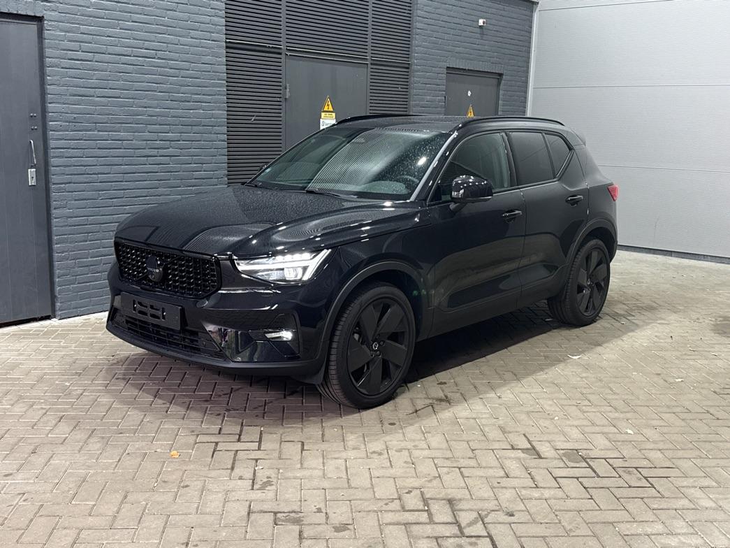 Volvo XC40 2.0 B3 Plus Black Edition | Harman/Kardon | Panoramadak | 360° Camera | Pilot Assist | Stoel+Stuurverwarming | ACC