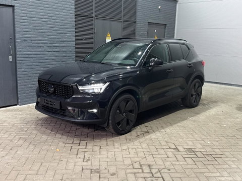Volvo XC40 2.0 B3 Plus Black Edition | Harman/Kardon | Panoramadak | 360° Camera | Pilot Assist | Stoel+Stuurverwarming | ACC