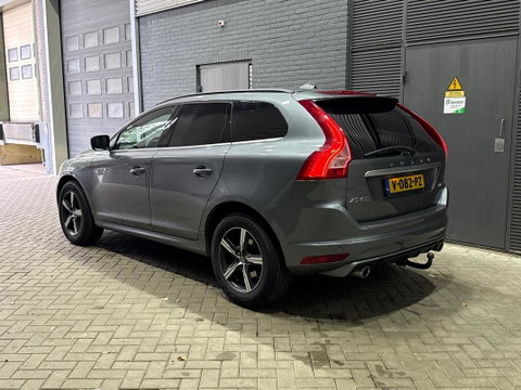 Volvo XC60 2.0 D4 AWD R-Design | Panoramadak | Trekhaak | BLIS | Standkachel | Stoel+Stuurverwarming | Camera | ACC
