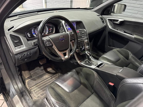 Volvo XC60 2.0 D4 AWD R-Design | Panoramadak | Trekhaak | BLIS | Standkachel | Stoel+Stuurverwarming | Camera | ACC
