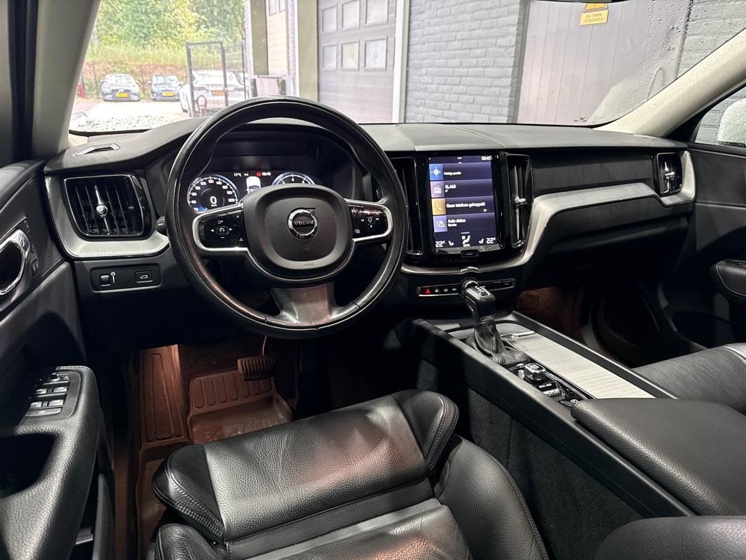 Volvo XC60 2.0 T5 Inscription | Luchtvering | Panoramadak | 360° Camera | BLIS | Standkachel | Stoel+Stuurverwarming | ACC