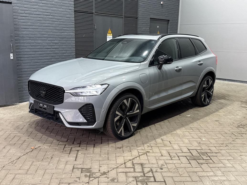 Volvo XC60 T6 Ultra Black Edition | 22 Inch | Luchtvering | Bowers & Wilkins | 360° Camera | Stoelventilatie