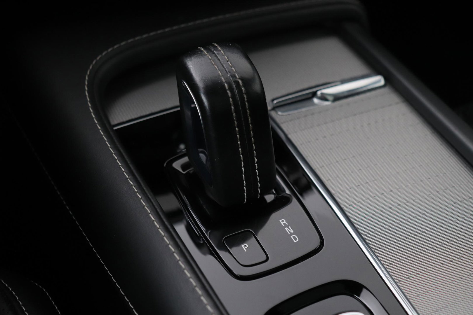 Volvo XC90 T8 Recharge R-Design | Bowers&Wilkins | Luchtvering | Panoramadak | 360° Camera | Head-Up | ACC