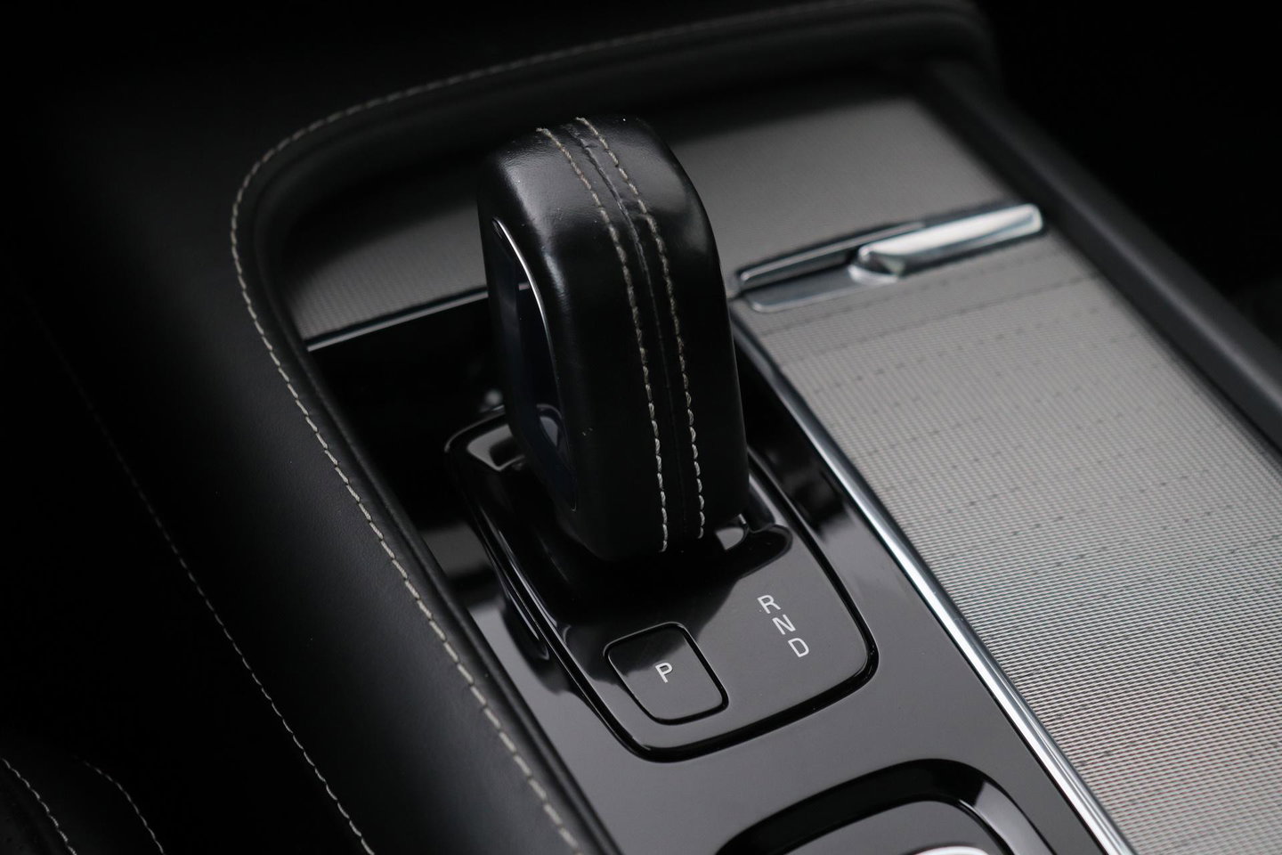 Volvo XC90 T8 Recharge R-Design | Bowers&Wilkins | Luchtvering | Panoramadak | 360° Camera | Head-Up | ACC