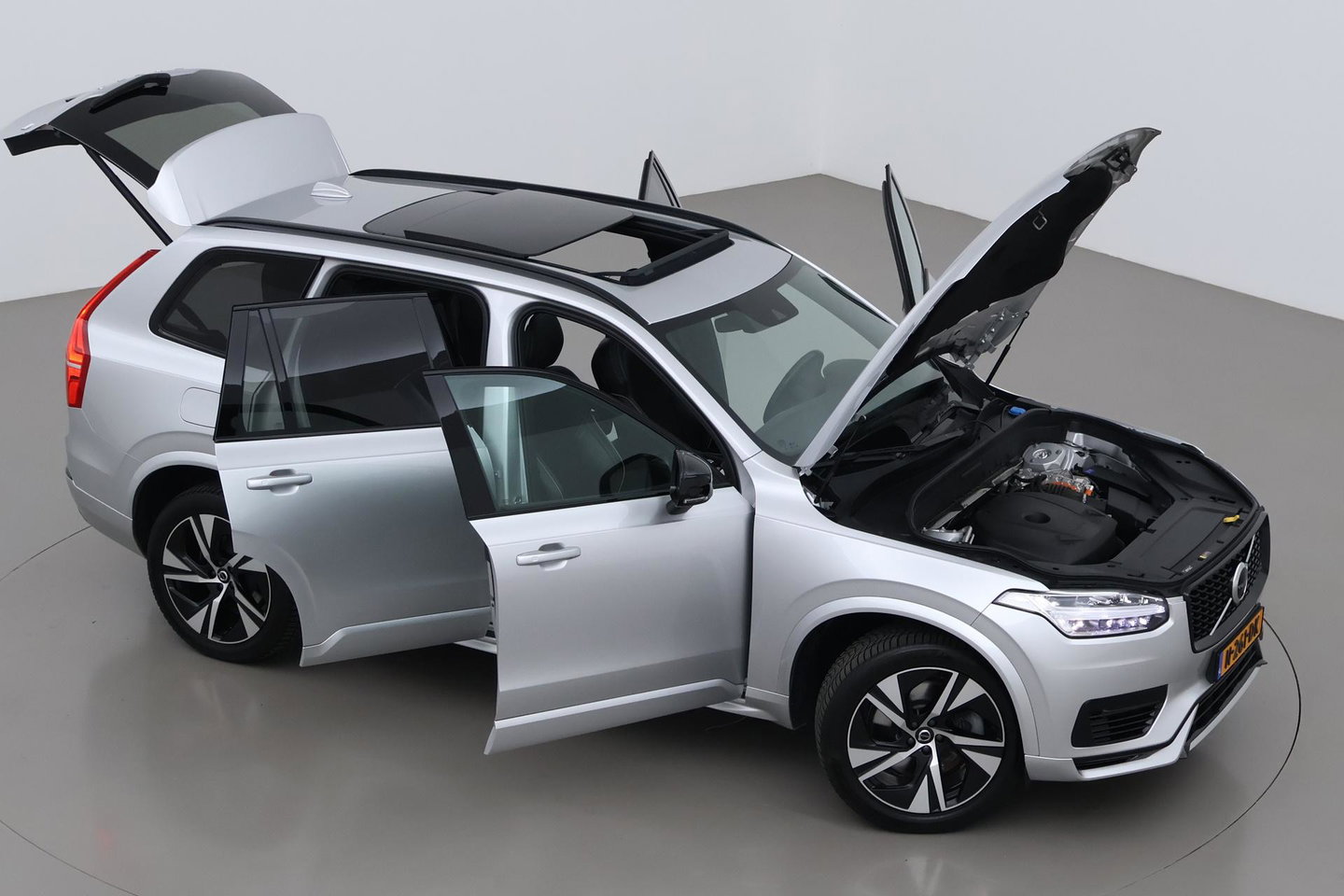 Volvo XC90 T8 Recharge R-Design | Bowers&Wilkins | Luchtvering | Panoramadak | 360° Camera | Head-Up | ACC
