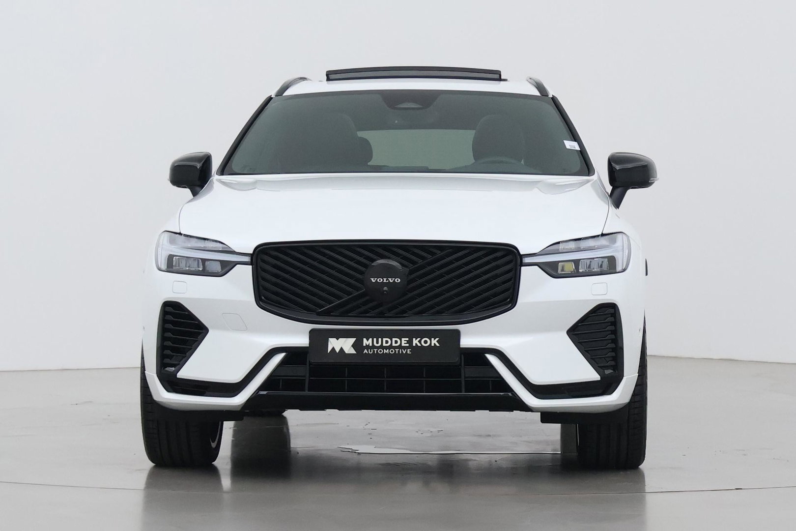 Volvo XC60 T6 Plus Black Edition | Harman/Kardon | Panoramadak | Head-Up | 360-camera