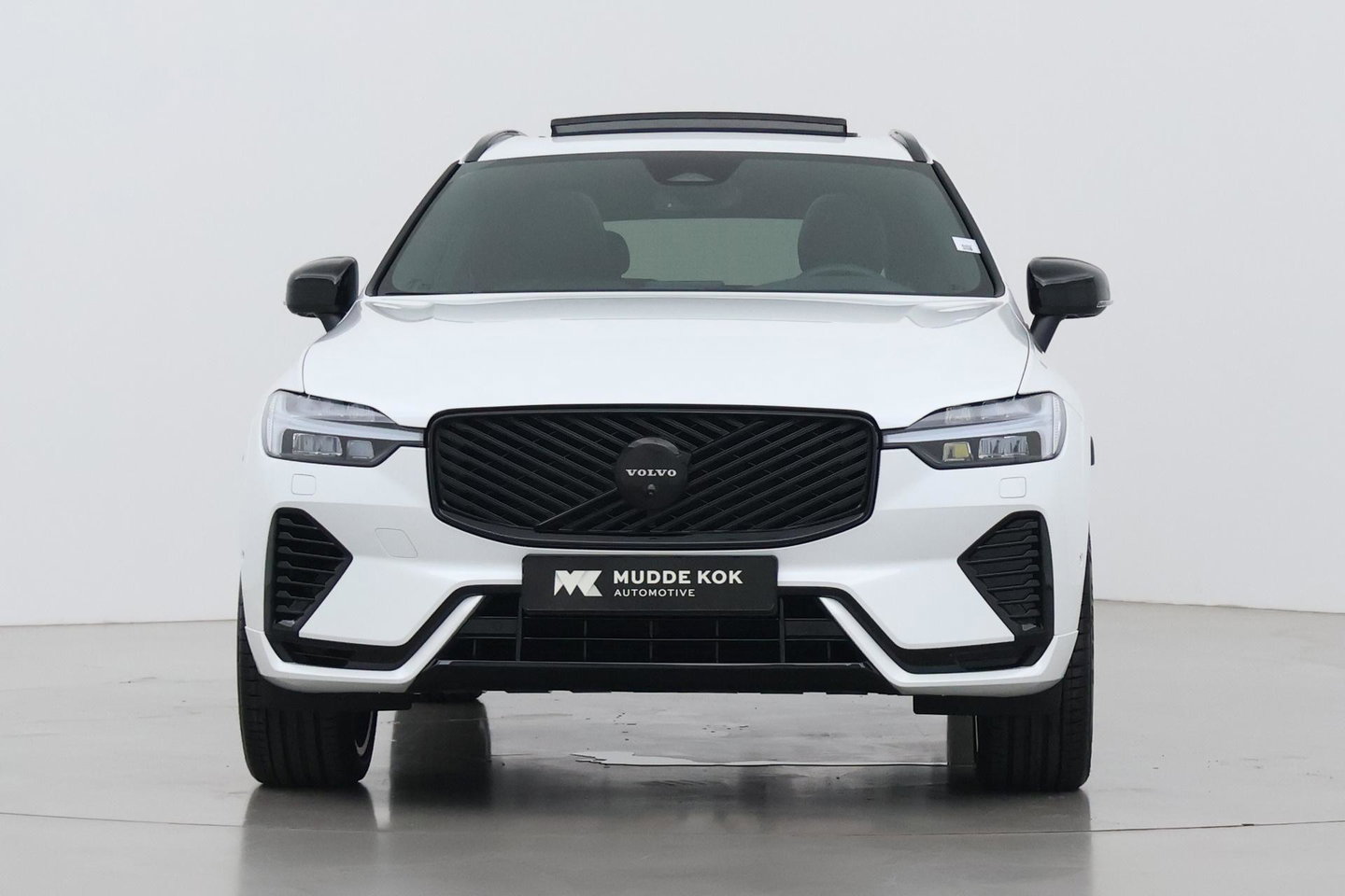 Volvo XC60 T6 Plus Black Edition | Harman/Kardon | Panoramadak | Head-Up | 360-camera