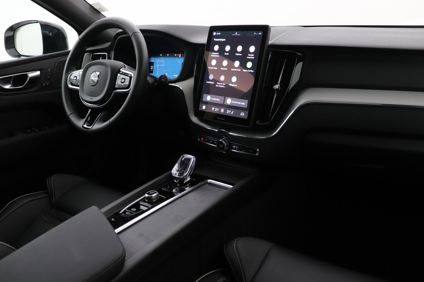 Volvo XC60 T6 Plus Black Edition | Harman/Kardon | Panoramadak | Head-Up | 360-camera