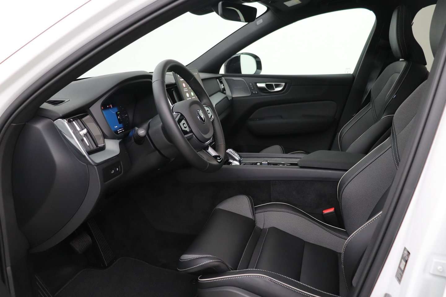 Volvo XC60 T6 Plus Black Edition | Harman/Kardon | Panoramadak | Head-Up | 360-camera
