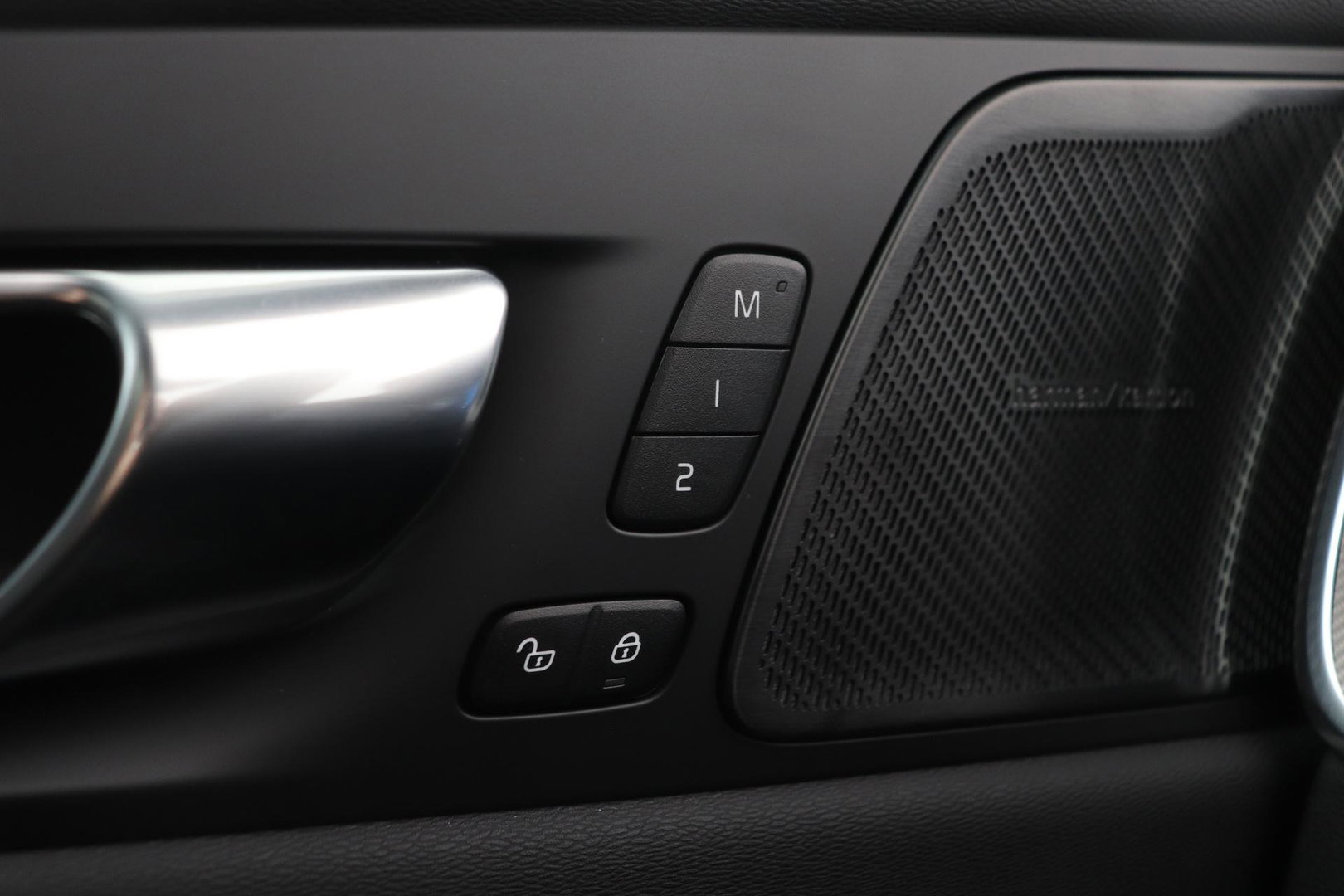 Volvo XC60 T6 Plus Black Edition | Harman/Kardon | Panoramadak | Head-Up | 360-camera