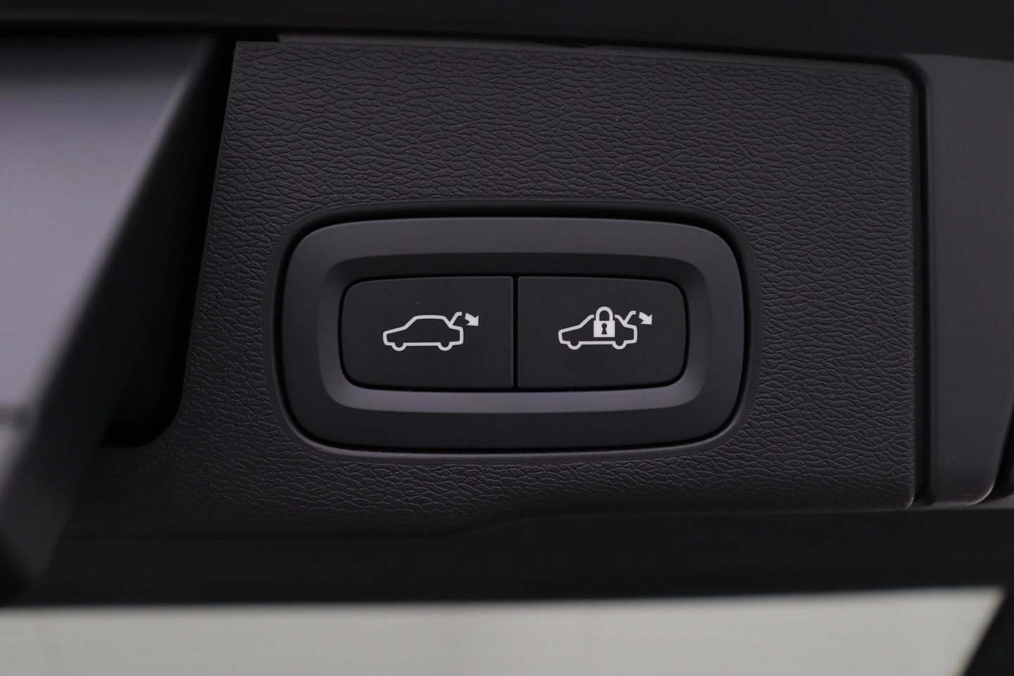 Volvo XC60 T6 Plus Black Edition | Harman/Kardon | Panoramadak | Head-Up | 360-camera