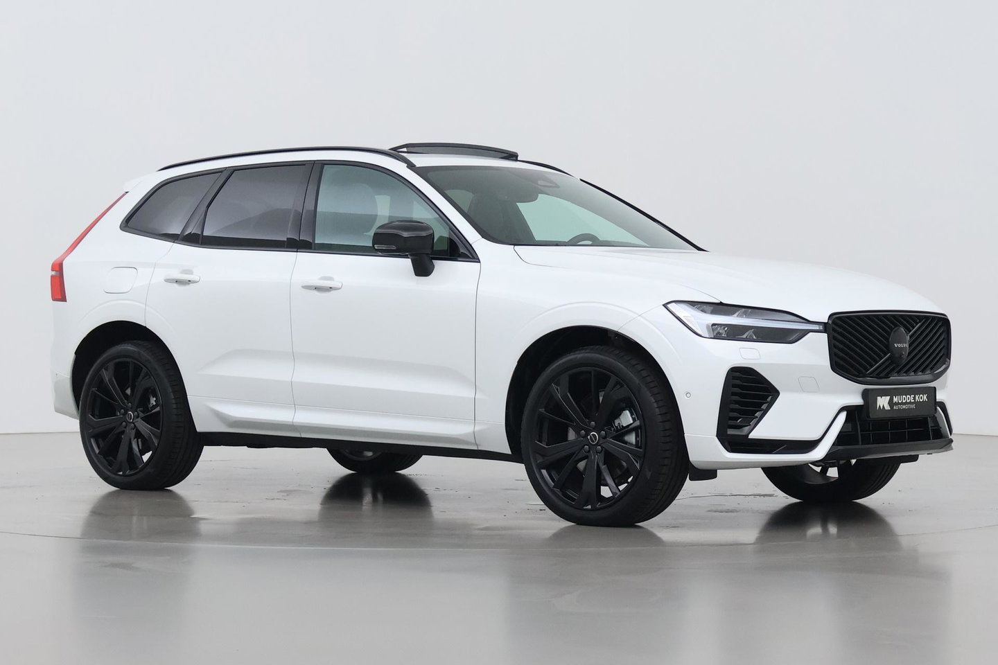 Volvo XC60 T6 Plus Black Edition | Harman/Kardon | Panoramadak | Head-Up | 360-camera