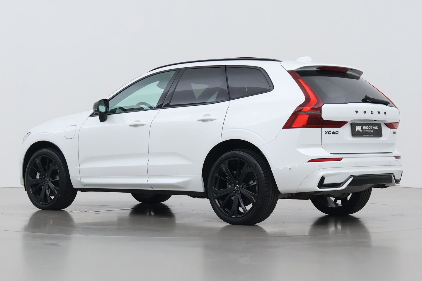 Volvo XC60 T6 Plus Black Edition | Harman/Kardon | Panoramadak | Head-Up | 360-camera