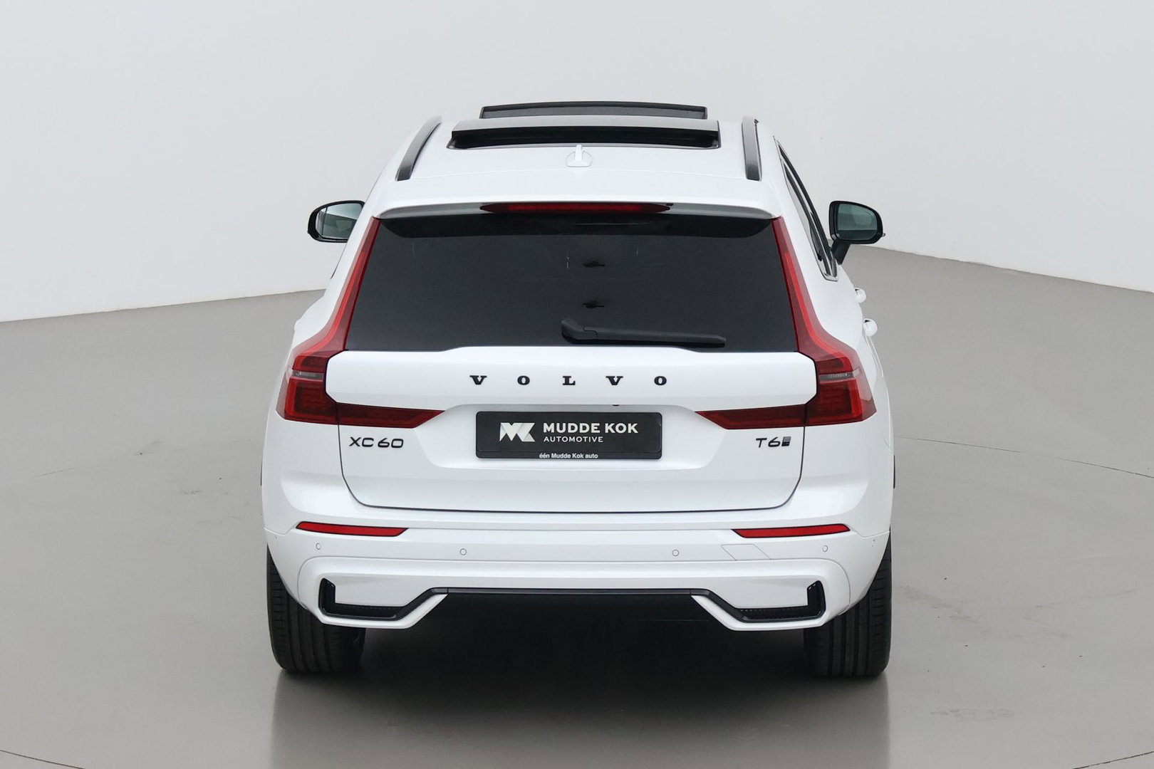 Volvo XC60 T6 Plus Black Edition | Harman/Kardon | Panoramadak | Head-Up | 360-camera