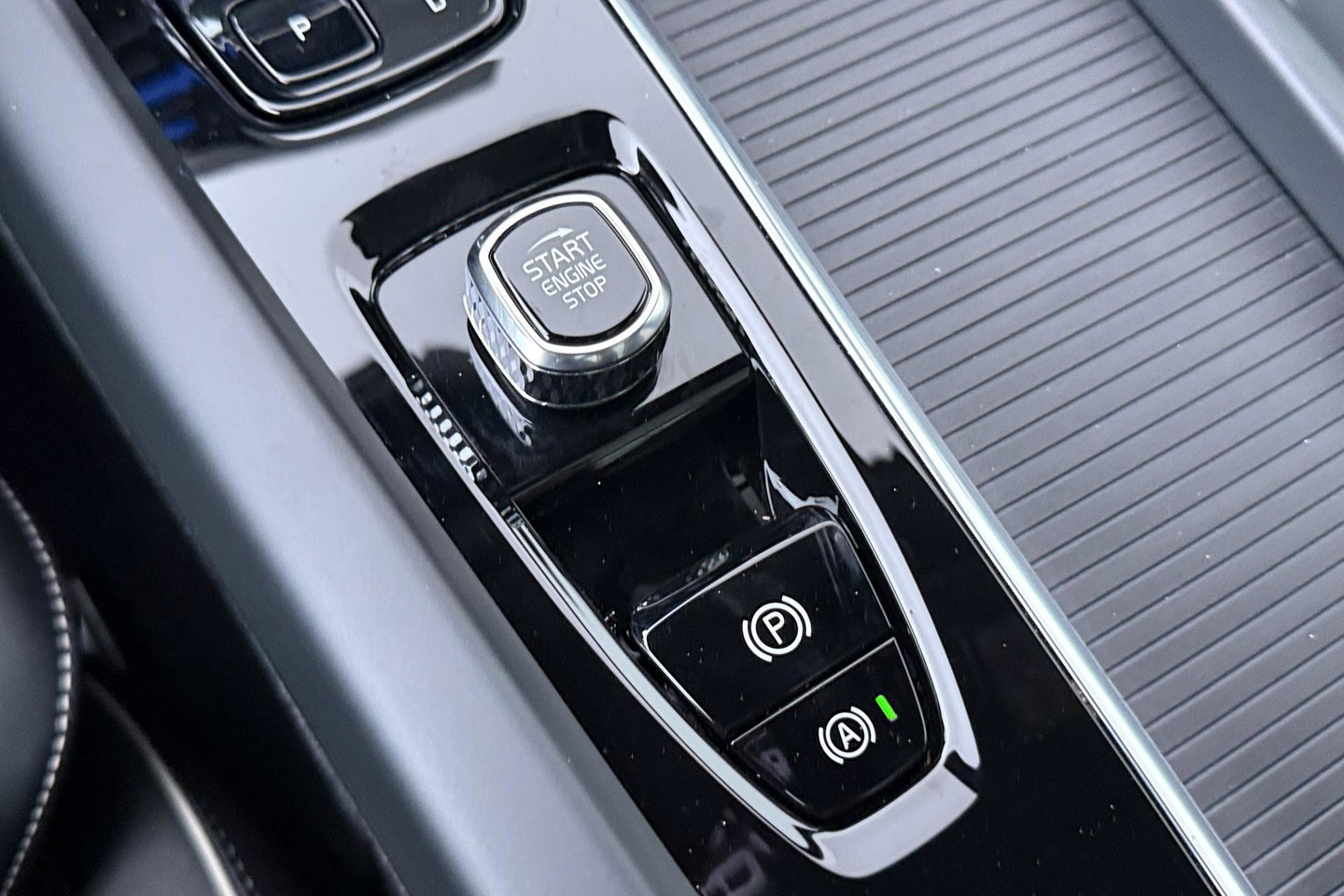 Volvo XC60 T6 Plus Black Edition | Harman/Kardon | Panoramadak | 21 Inch | Head-Up
